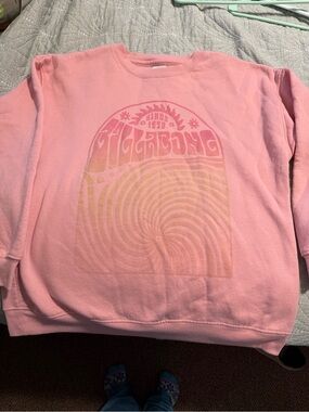 Billabong Pink Crewneck Sweatshirt with Retro Gradient Graphic